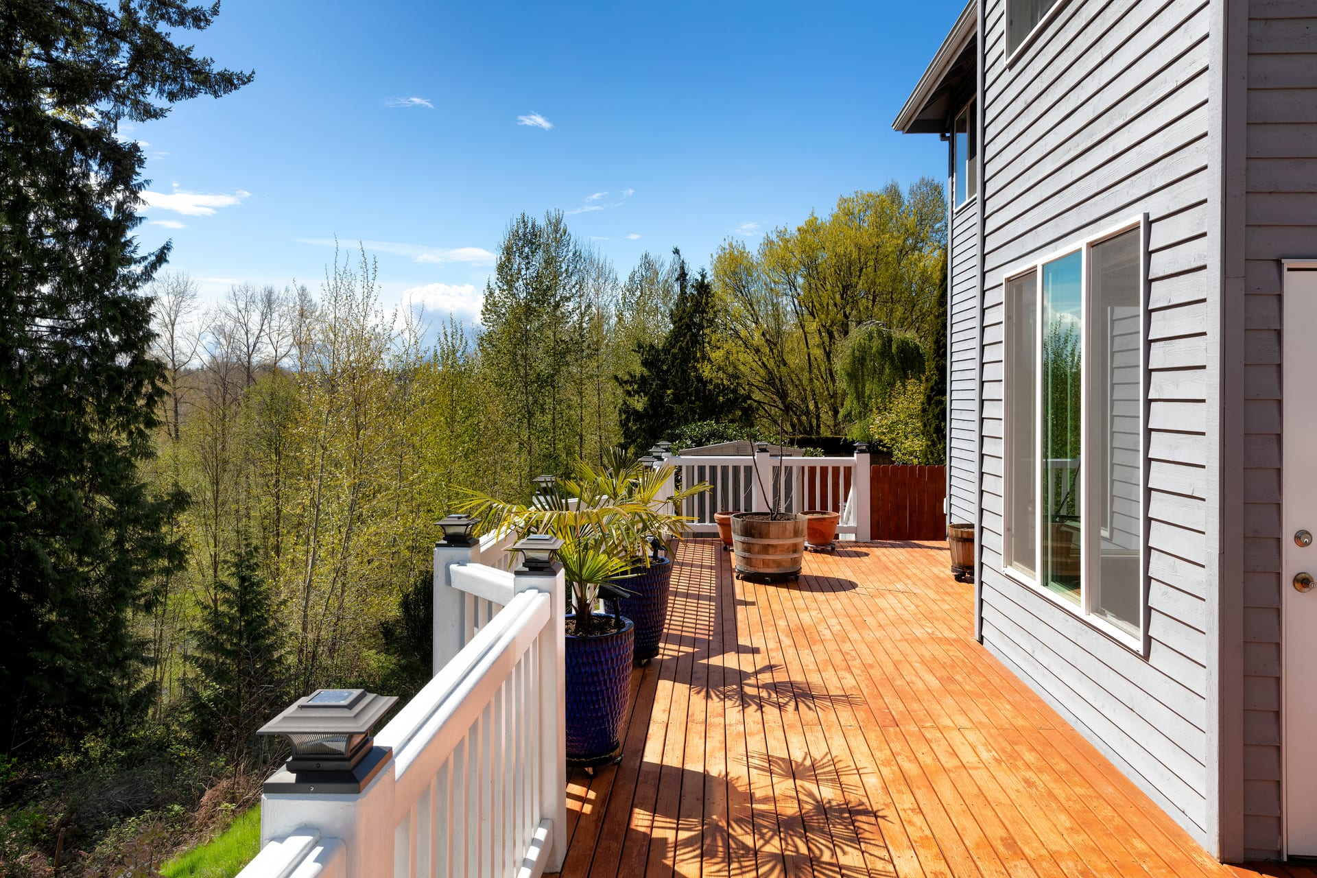 Deck builder working in Lexington, KY